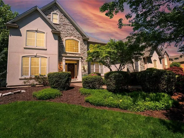 4228 Eisenhower Dr, Bethlehem, PA 18020