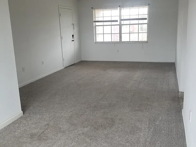 1920 E Edgewood Dr E #B2 — Photo 1