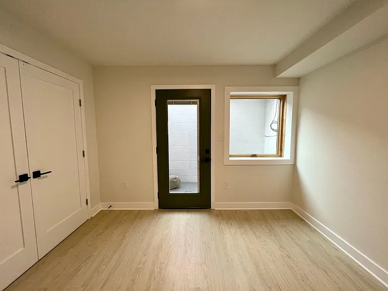 620 Orleans Pl NE #B — Photo 14