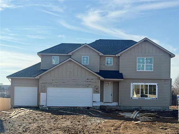 2nd image of 20702 Emerald St