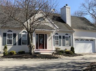 31 Striper Cir, Dartmouth, MA 02747