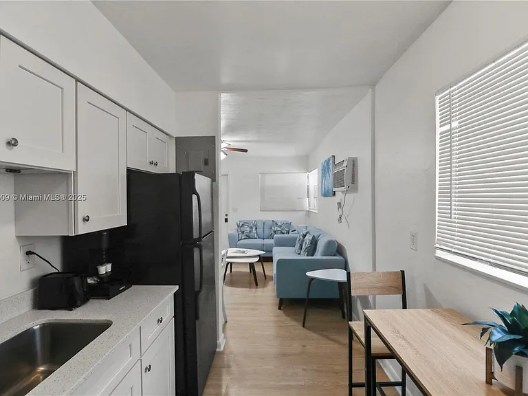 717 SW 13th Ave #1 — Photo 7