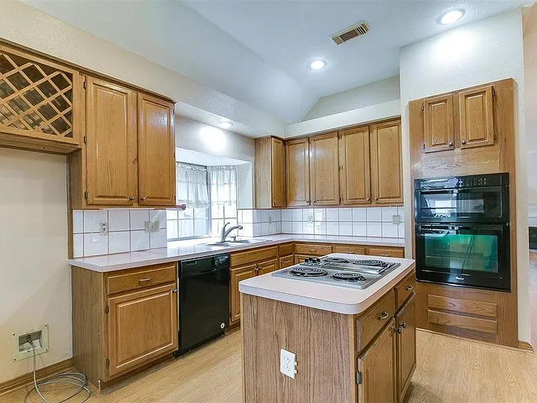 14803 Sparks Valley Dr — Photo 9