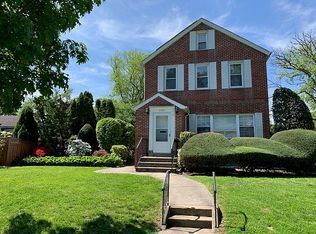 1101 Hunter Ave, Pelham, NY 10803