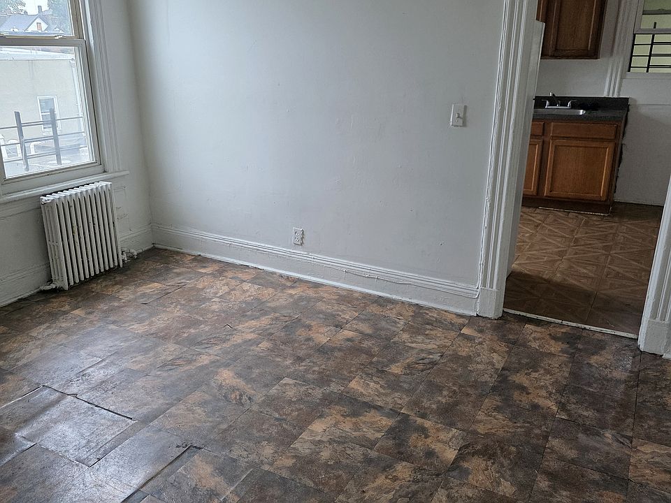 2nd image of 10 N Bond St #3K
