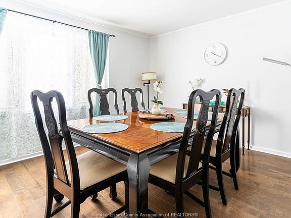 4th image of 1743 Francois Rd