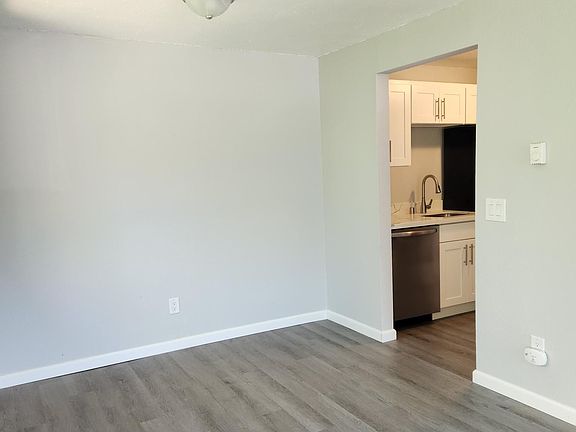 5th image of 1934 Lincoln Ave SE APT 201