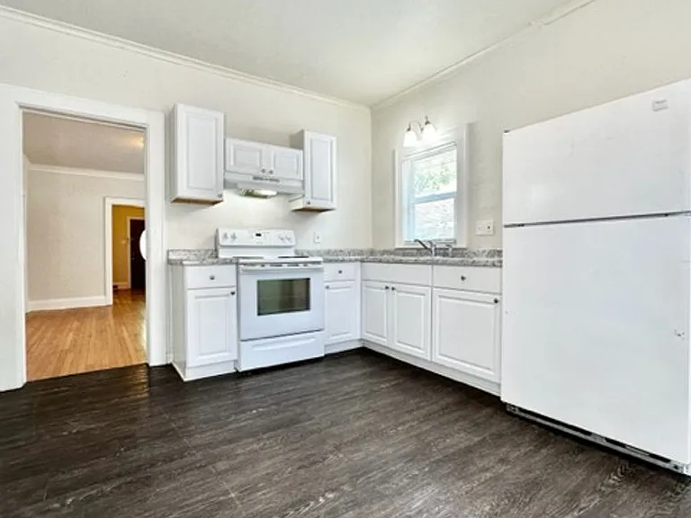 1152 Stuart St — Photo 8