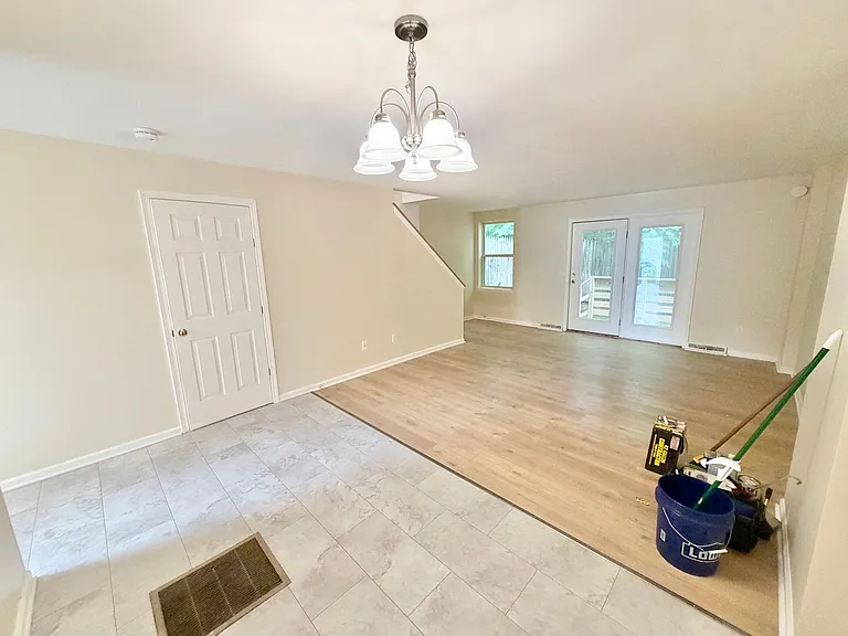 7 Ira Ln — Photo 11