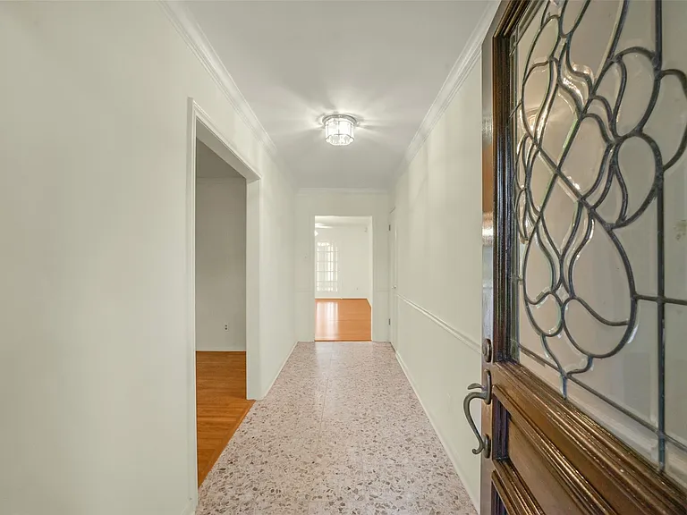 110 Hillcrest Dr — Photo 5