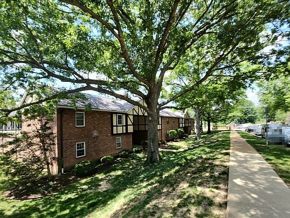 3rd image of 1061 Woodgate Dr #48