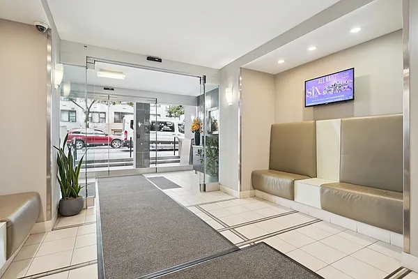 Rented by Greystar | media 11