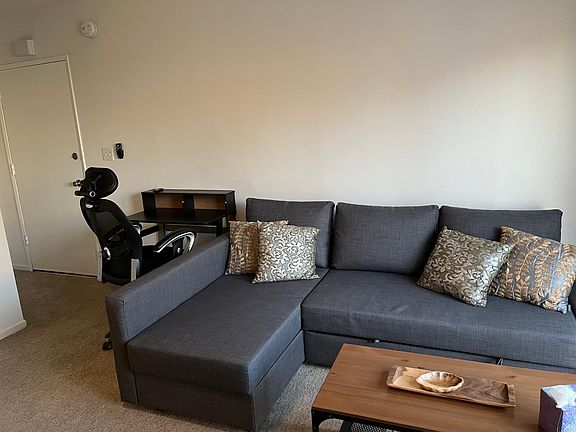 4th image of 11738 Darlington Ave #6