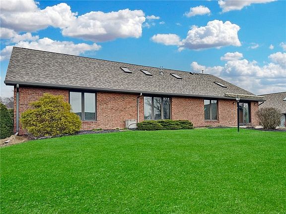 5th image of 19 Laurel Bnd