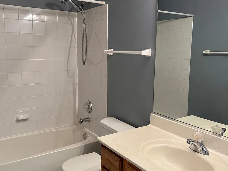 2210 Scott Ln — Photo 7