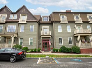 19 Cropsey St APT 1A, Warwick, NY 10990