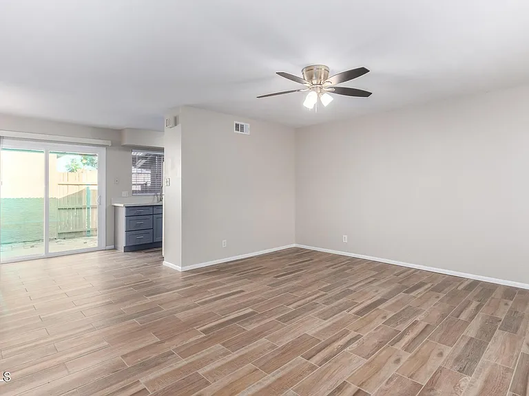 2612 E Lemon St — Photo 22