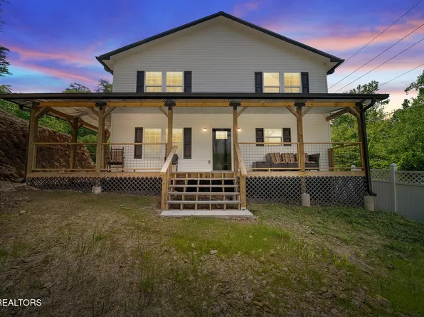 3211 Leonard Huskey Ln, Pigeon Forge, TN 37863