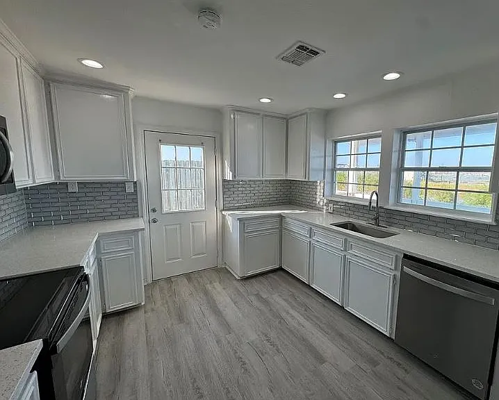 3021 Laguna Shores Rd — Photo 12