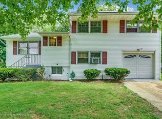 16 Valley Dr, Neptune, NJ