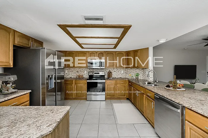 10436 Keystone St — Photo 3
