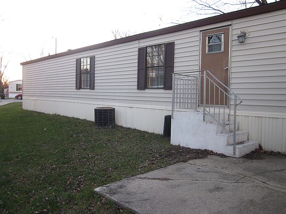 5th image of 813 Belle Aire St