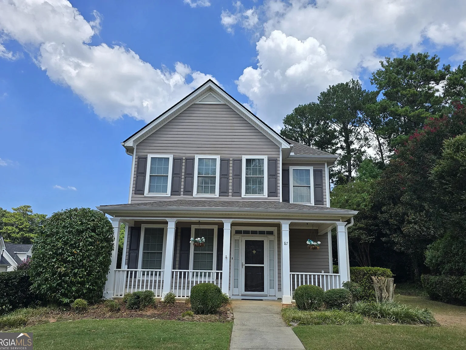 4 bed, 2.5 bath, 2128 sqft, $2,500 — Photo 1