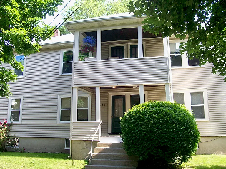 258 Robbins St #B — Photo 2