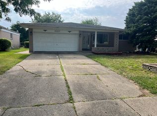 33237 Somerset Dr, Sterling Heights, MI 48312