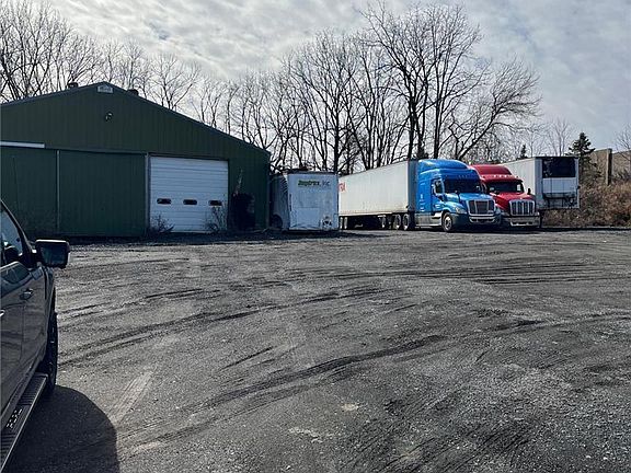 2nd image of 832 Trexlertown Rd