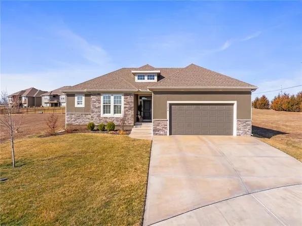 25274 W 83rd Ter, Lenexa, KS 66227