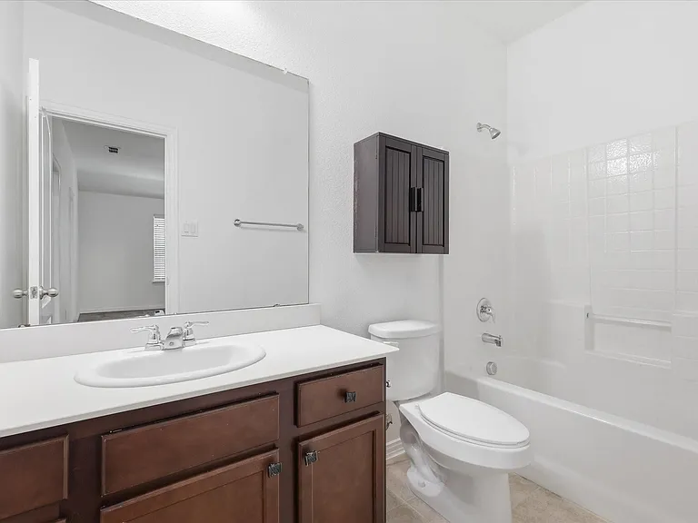 808 Bird Creek Dr — Photo 15