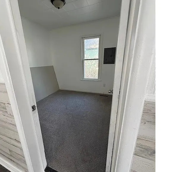 636 White St — Photo 8