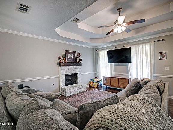 5th image of 533 Eaglewood Dr