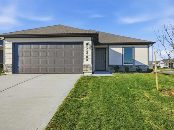 620 W Bluebird St, Gardner, KS 66030