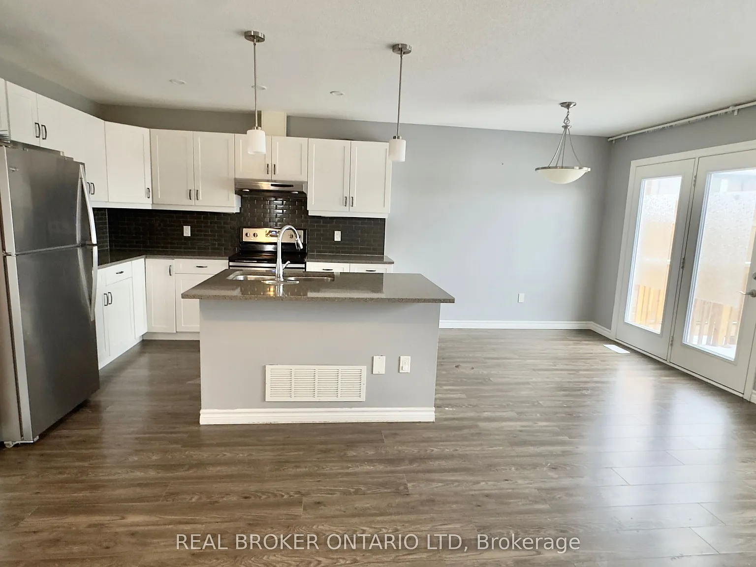 3 bed, $2,600 — Photo 3