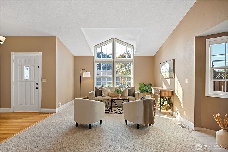 4th image of 2360 38th Avenue