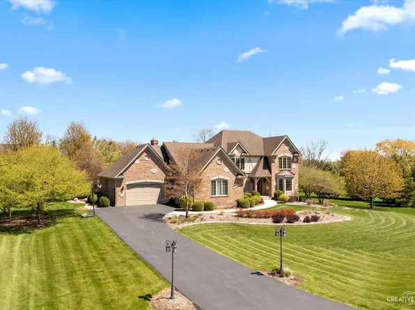 41W107 Campton Trail Rd, St Charles, IL 60175