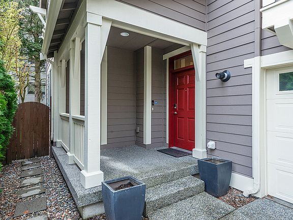 2nd image of 9909 NE 138th Pl