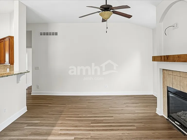 25940 W 142nd Ct — Photo 7