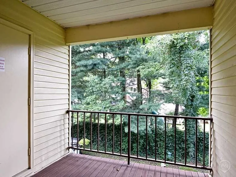 Winstead Village — Photo 21
