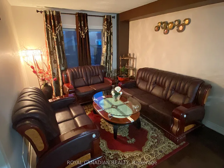 9 Clarion Cres #UPPER — Photo 6