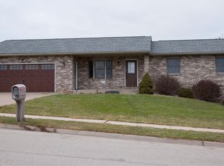 5325 Saratoga Rd, Dubuque, IA 52002