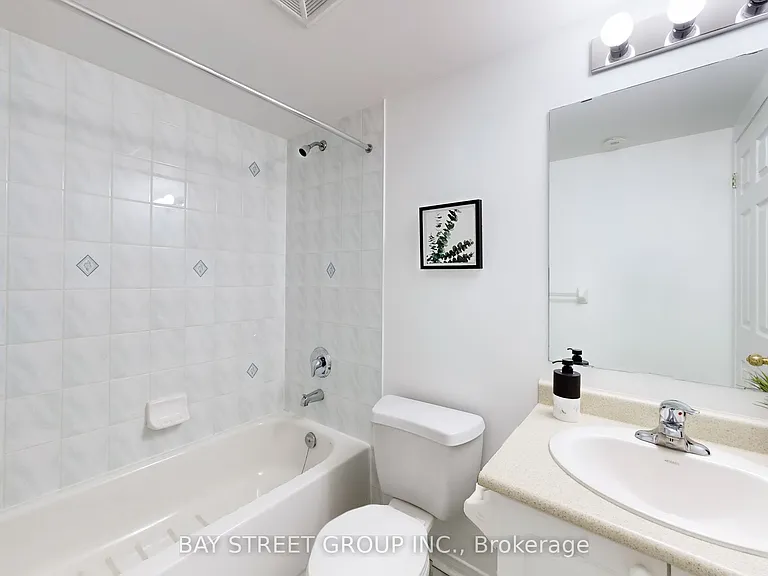 308 John St #212 — Photo 18