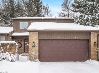 104 Merriweather Ln, Kalamazoo, MI 49006