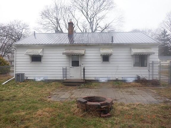 4th image of 806 Avondale Dr
