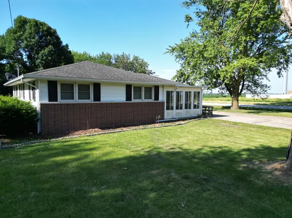 101 Wall St, Crescent City, IL 60928