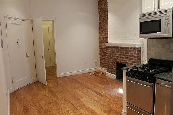 Rented by E and G Realty Group | media 16