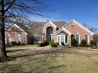 16619 Kehrsgrove Dr, Chesterfield, MO 63005