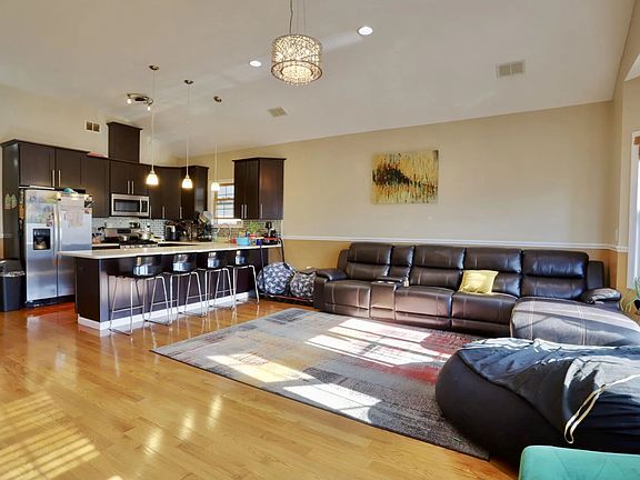 4th image of 142 Logan Ave #2